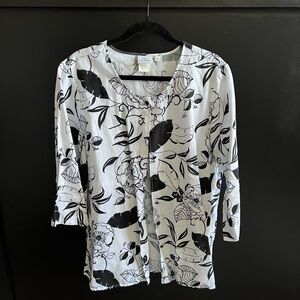 Hot Cotton Black and White Floral Blouse